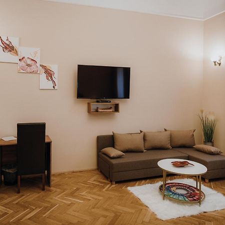 Dozsa Apartman 塞格德 外观 照片