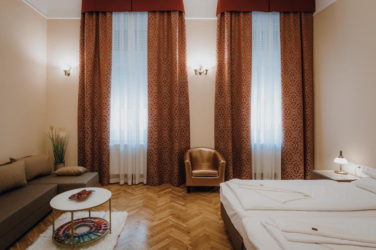 Dozsa Apartman 塞格德 外观 照片